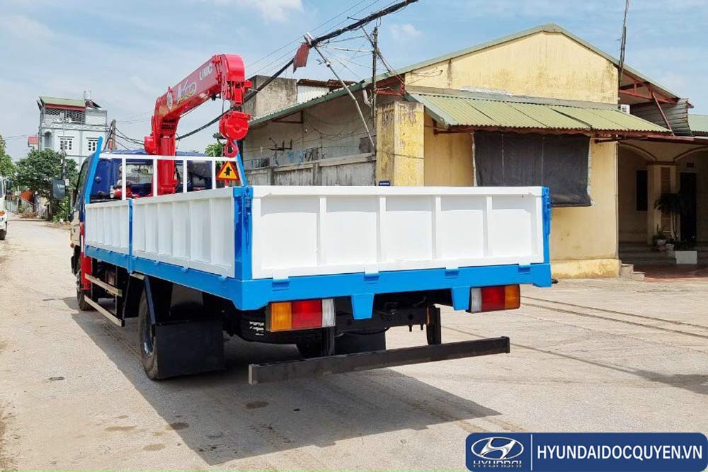 xe_tai_hyundai_110xl_gan_cau_unic 3 tan